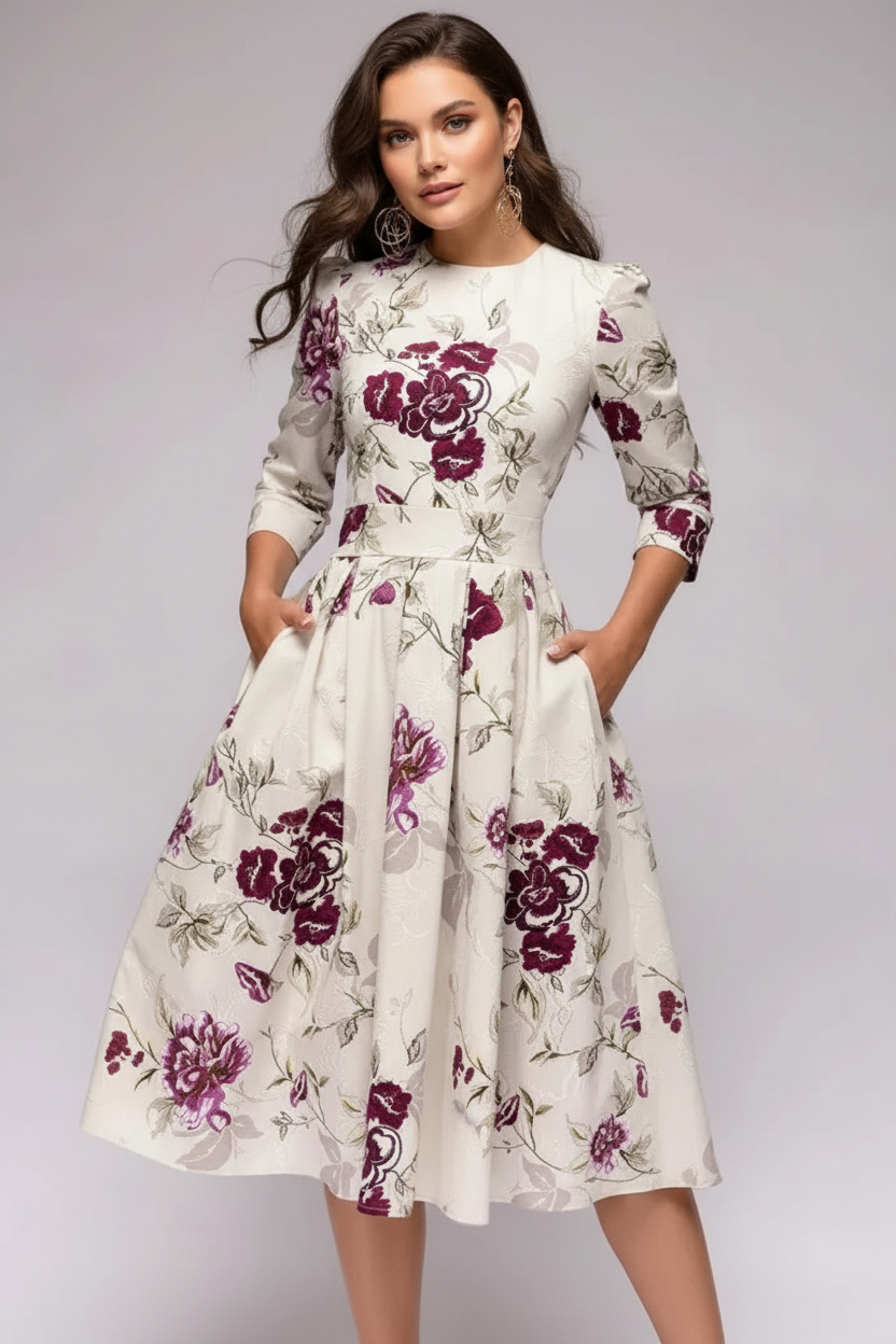 欧美模特白色花卉连衣裙主图