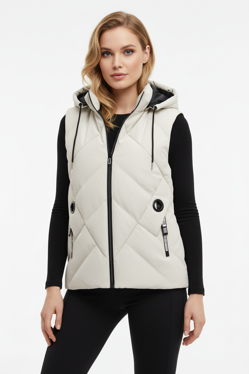 欧美女模特穿着米白色菱格马甲